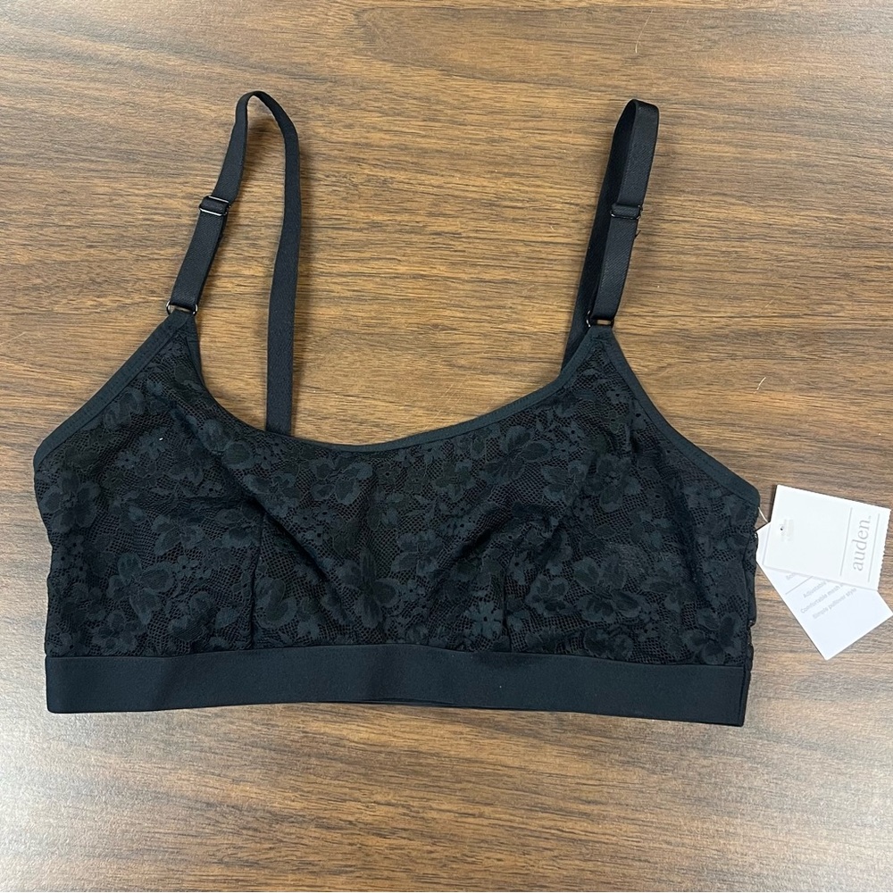 Auden lightly lined scoop neck bralette. NWT. Size L